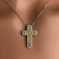 Collier pendentif croix en zirconium luxe