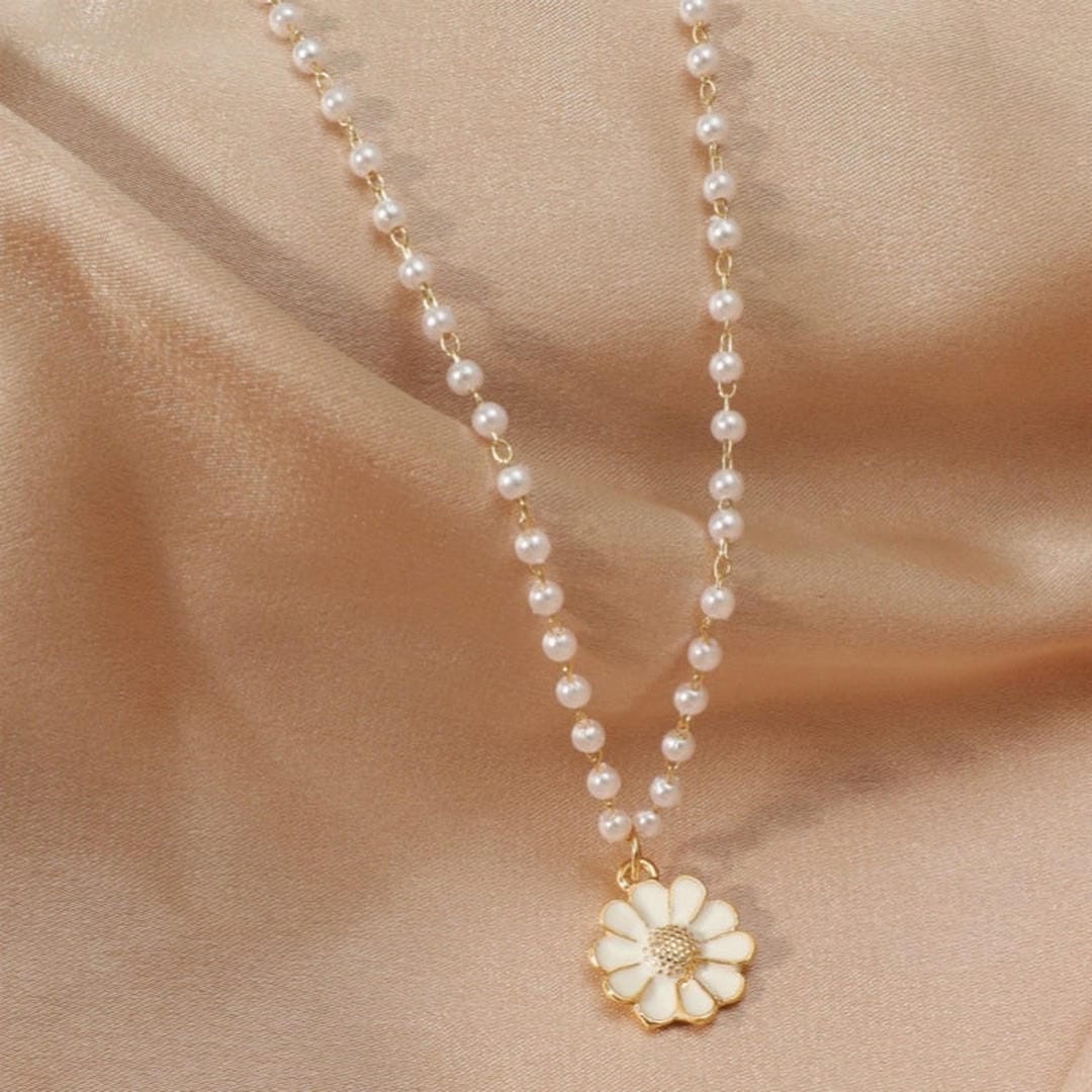Collier Pendentif Marguerite Helmi