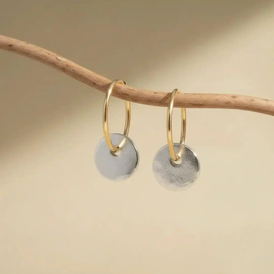 Boucles d'oreilles en anneau élégantes faites à la main