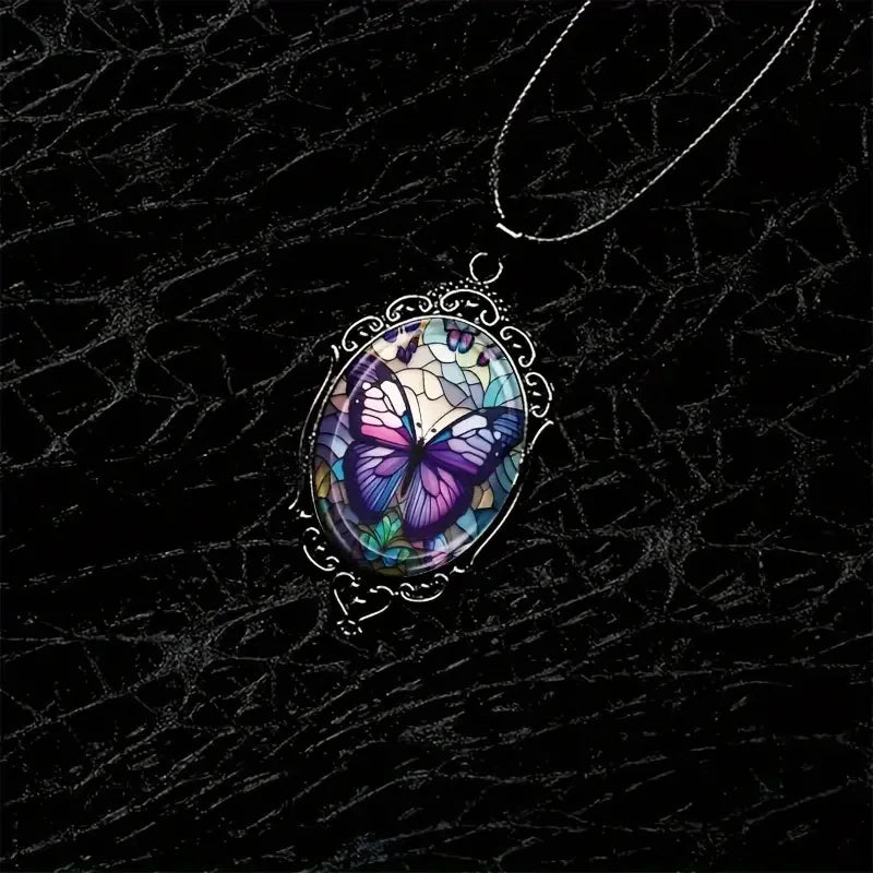 Collier pendentif papillon avec cristal violet