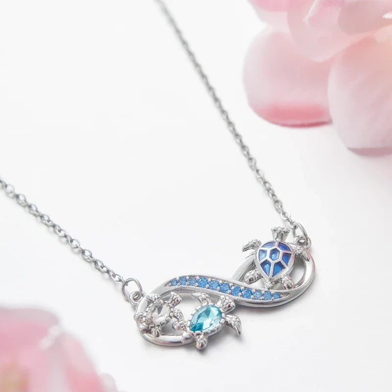 Collier tortue en strass étincelants
