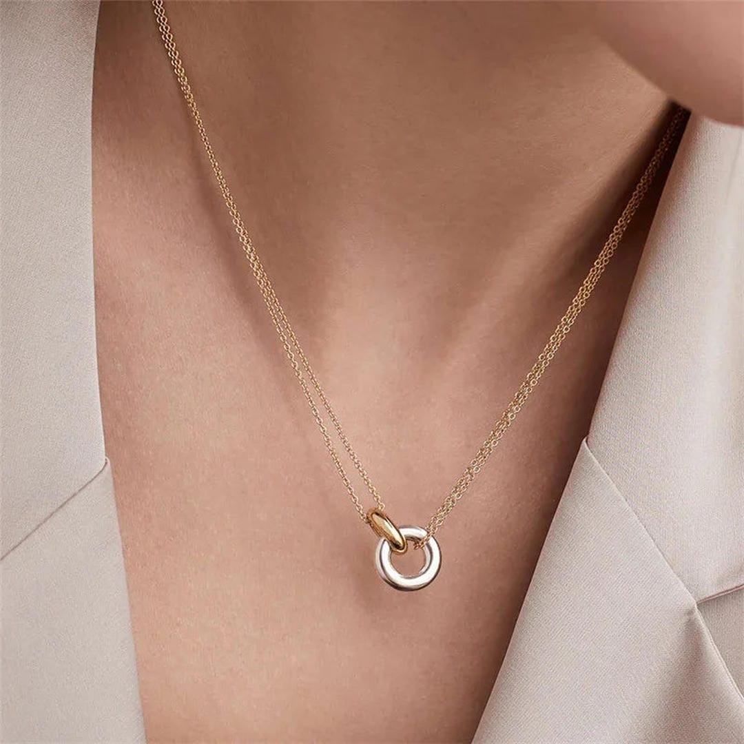 Collier Éblouissant avec Accent Anneau