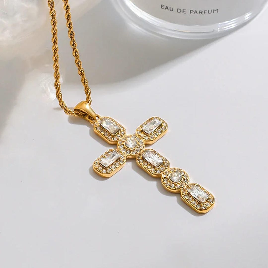 Collier Croix Dorée Rayonnant