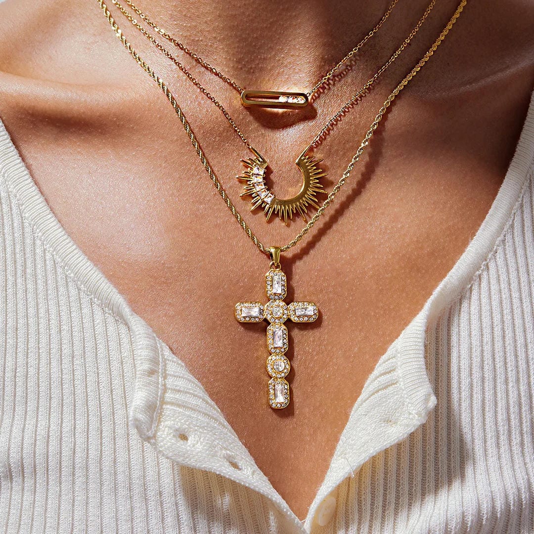 Collier Croix Dorée Rayonnant