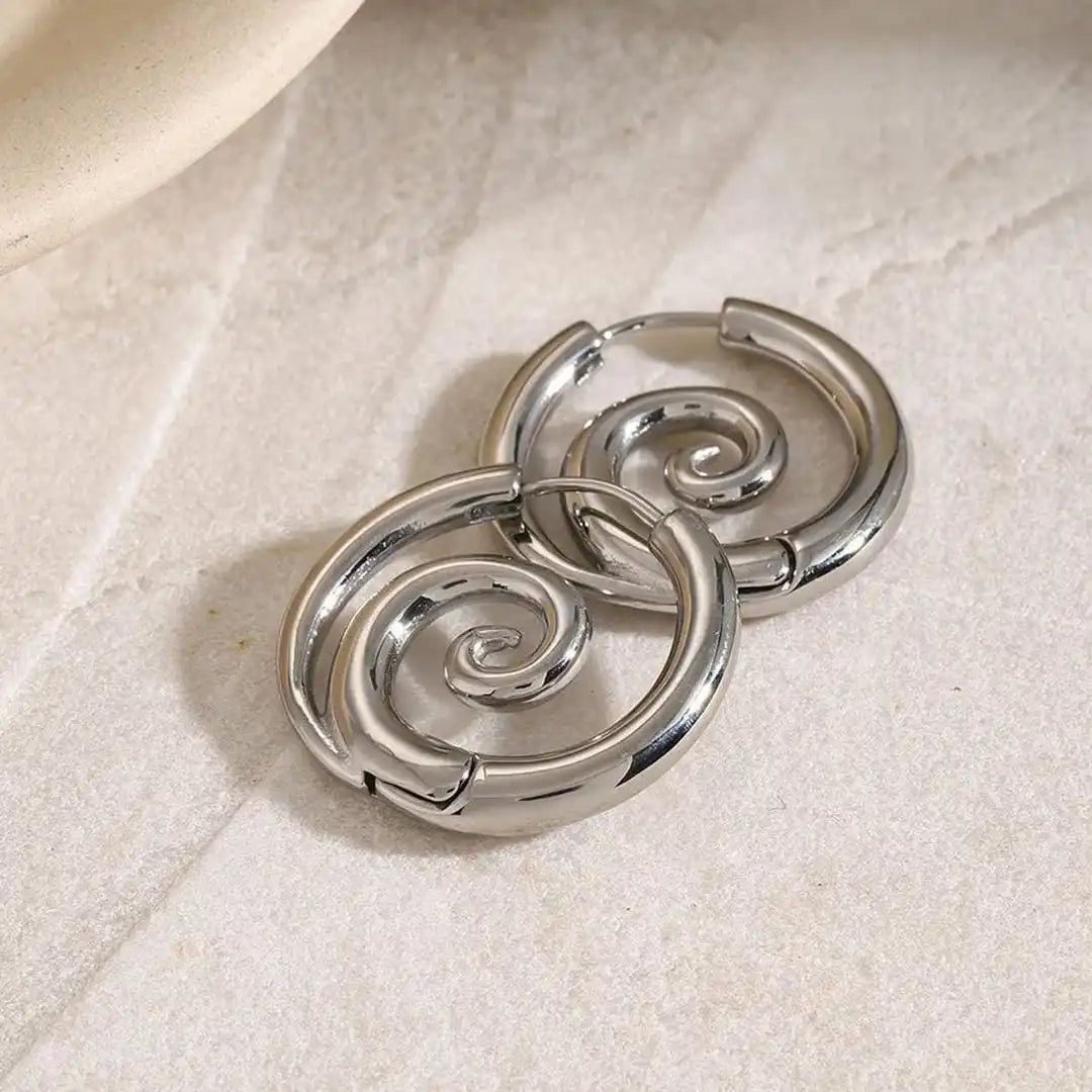 Boucles d'oreilles spirales en or intemporelles