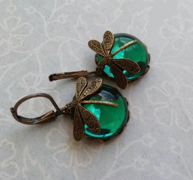 Boucles d'oreilles en forme de libellule en or antique