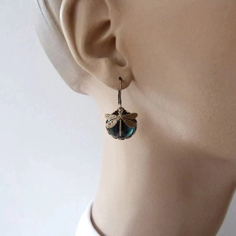 Boucles d'oreilles en forme de libellule en or antique