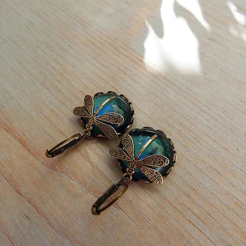 Boucles d'oreilles en forme de libellule en or antique