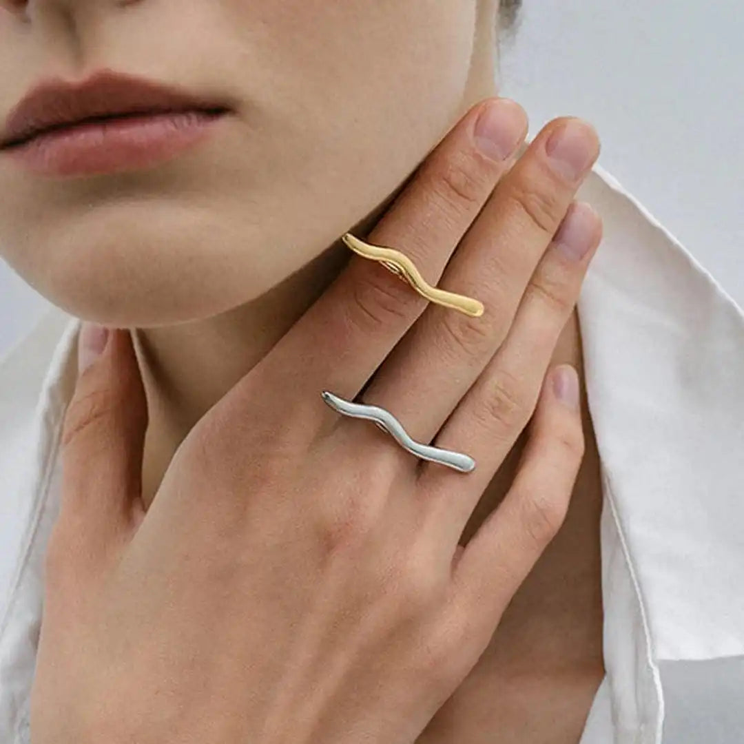 Bague en branche dorée minimaliste