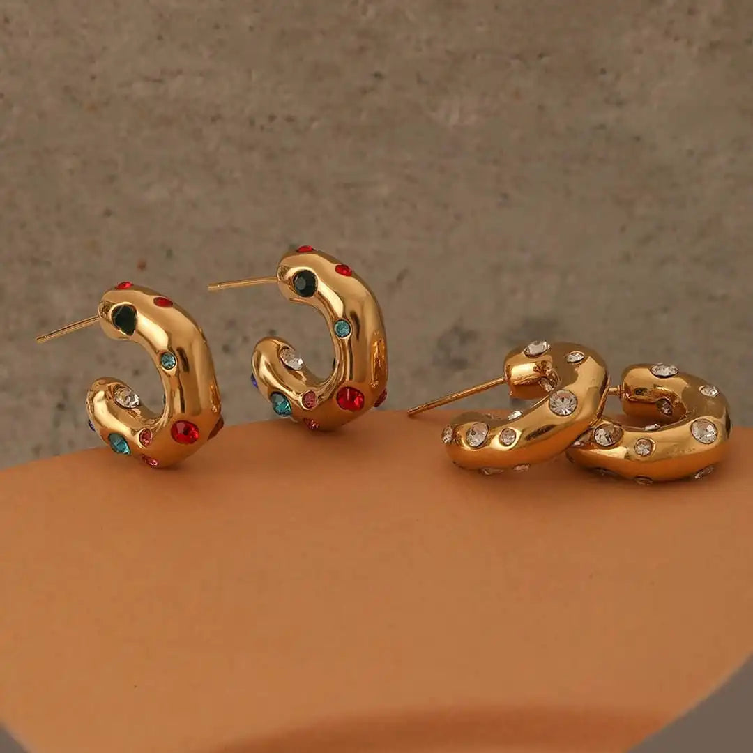 Boucles d'oreilles en cercle en zirconium doré brillant