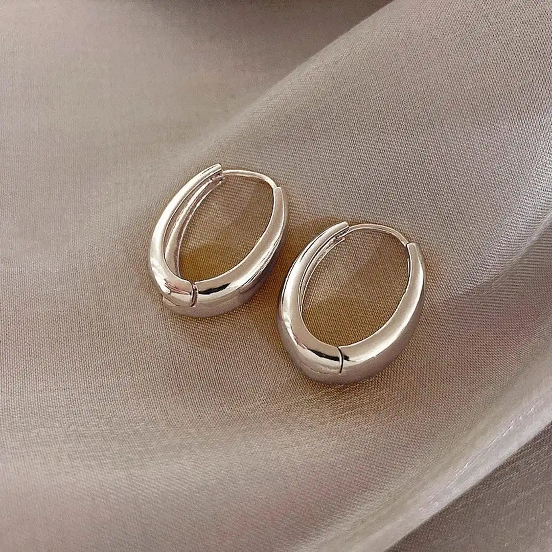 Boucles d'oreilles en anneau dorées classiques