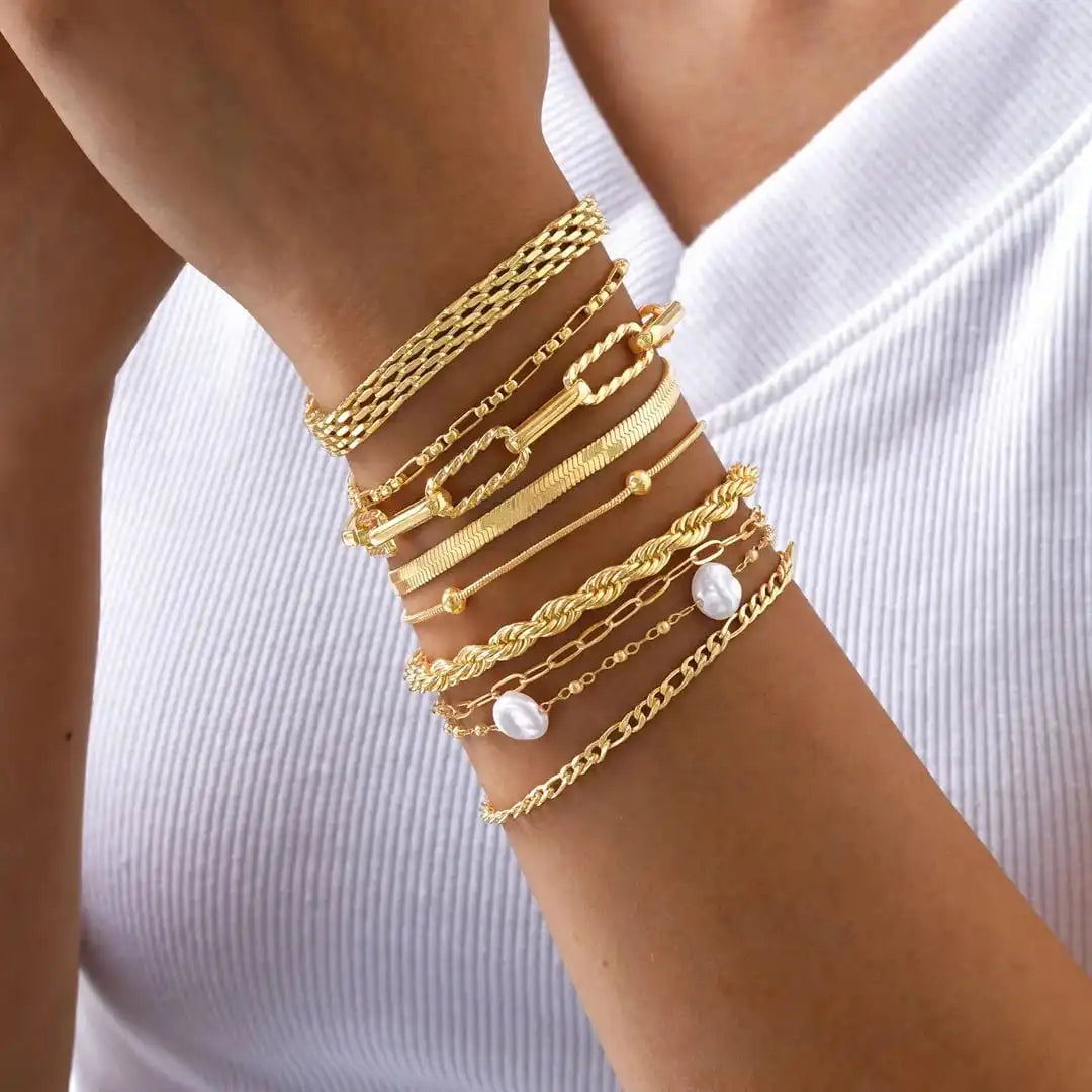 Bracelet empilable en perles dorées
