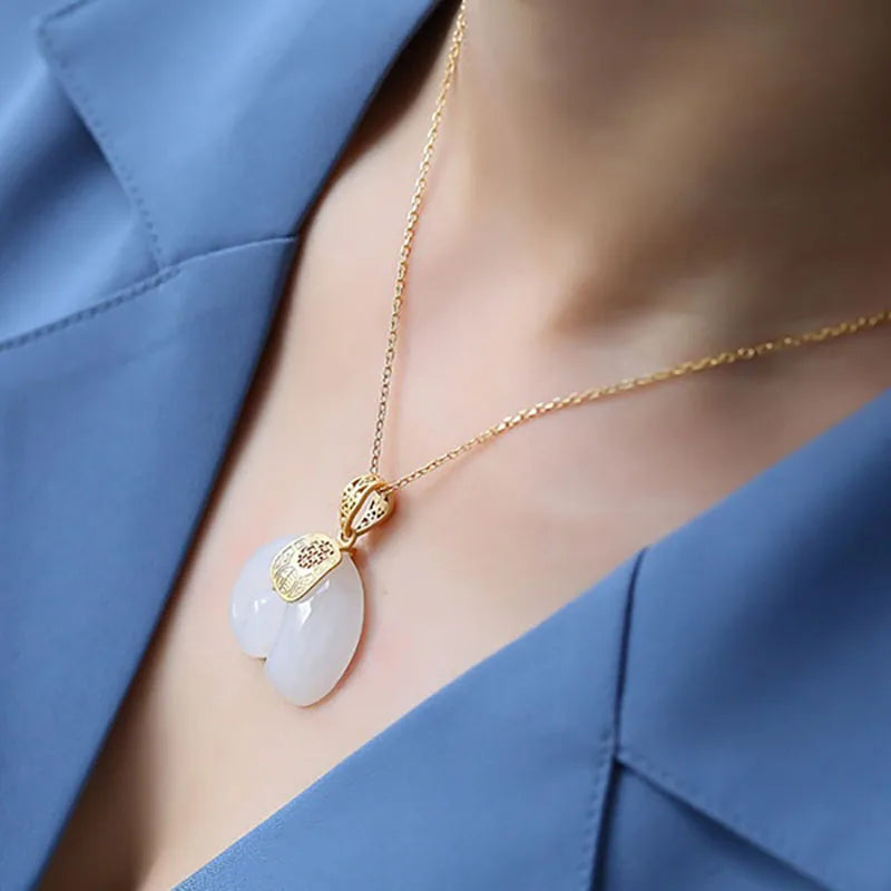 Collier pendentif éléphant en jade Hetian – Chaîne plaquée or 18K pour femmes
