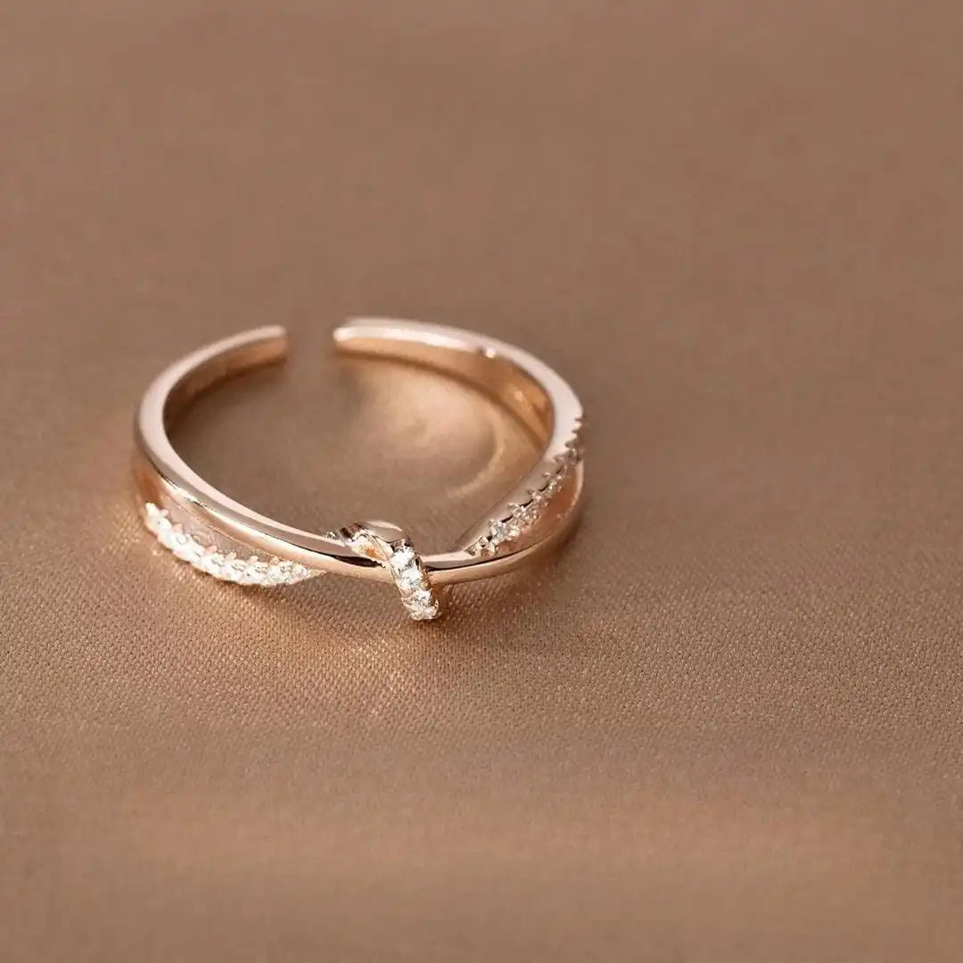 Bague classique à nœud croisé
