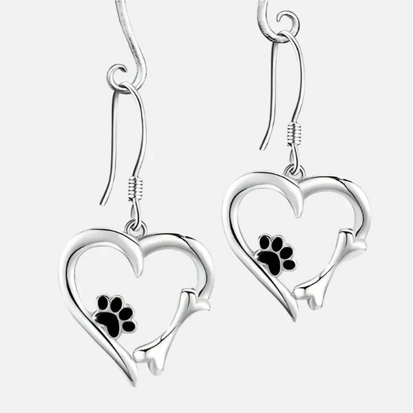 Boucles d'oreilles en argent avec design en forme de cœur et de patte