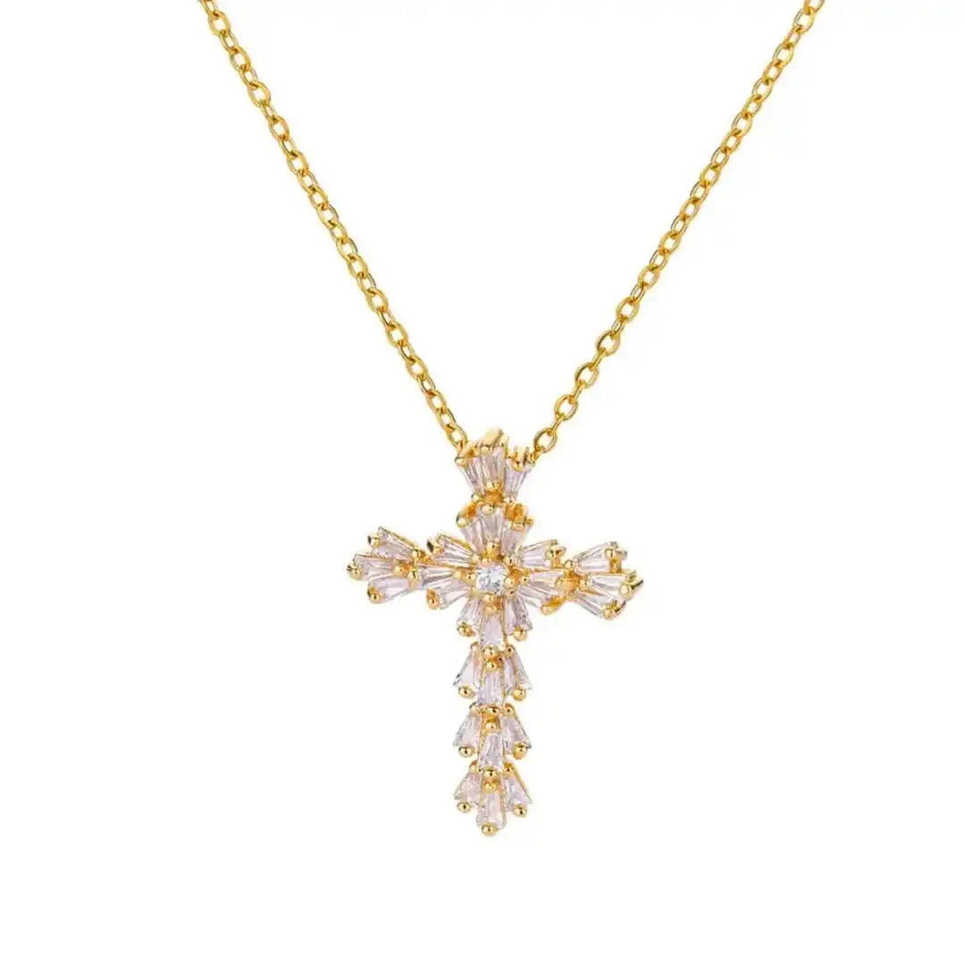 Collier croix en zirconium argenté intemporel