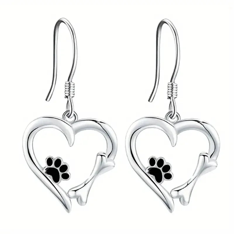 Boucles d'oreilles en argent avec design en forme de cœur et de patte