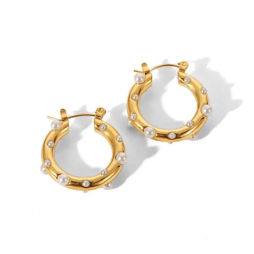 Boucles d'oreilles en anneau en zirconium doré scintillant