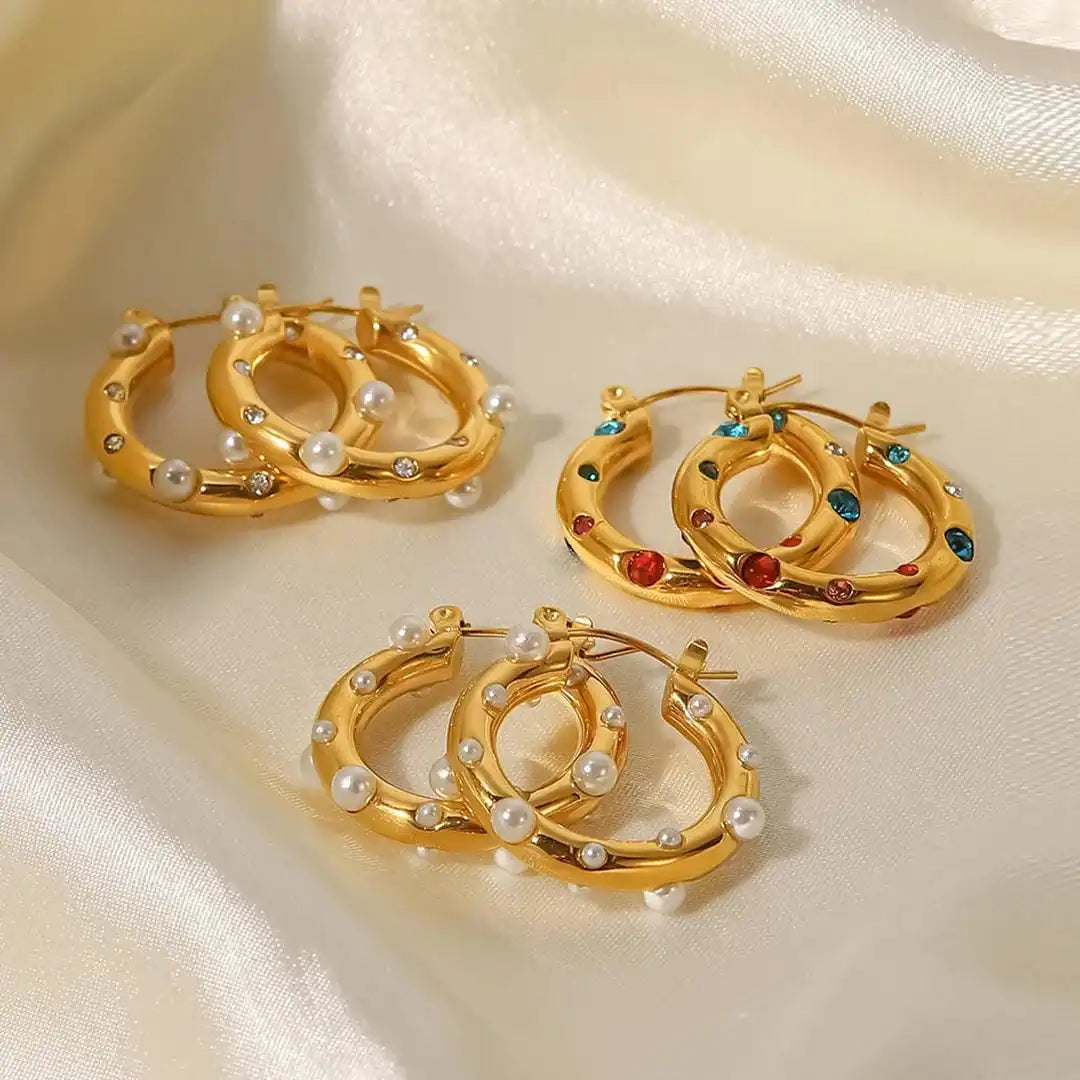 Boucles d'oreilles en cercle en zirconium doré brillant