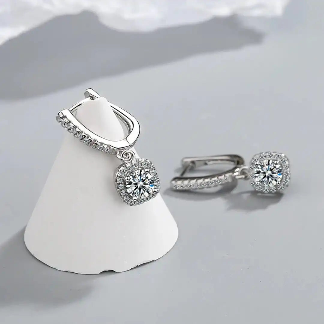 Boucles d'oreilles en pierre en or blanc classiques