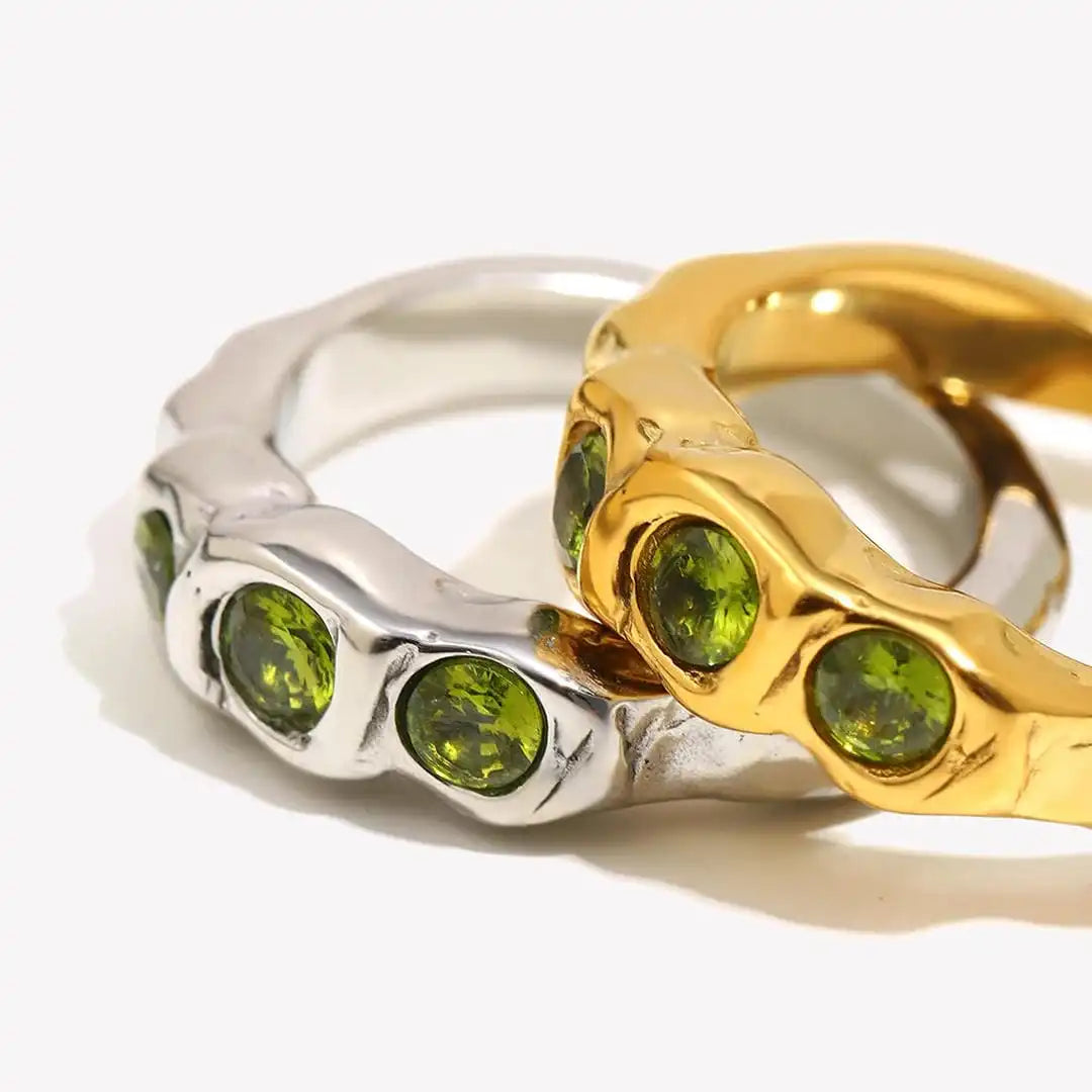 Bague Vintage en Or avec Pierre Précieuse Encastrée