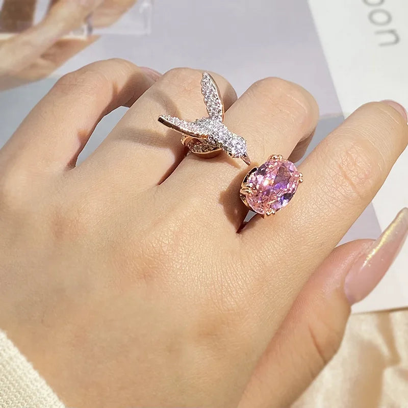 Bague ajustable colibri en pierre précieuse – zirconium plaqué or 14K