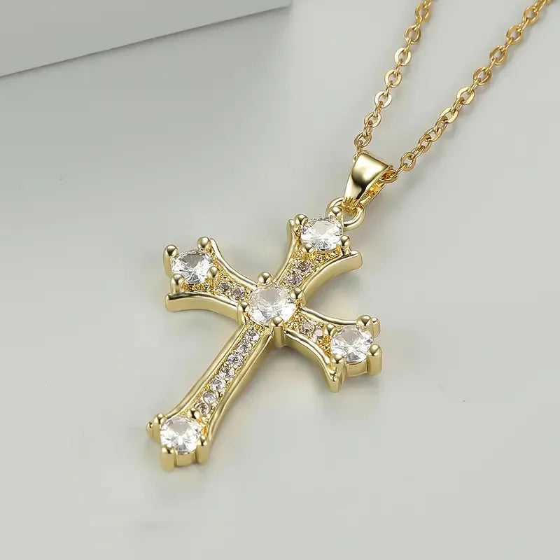 Magnifique collier pendentif croix en zirconium