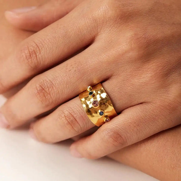 Bague vintage en or avec zircon cubique