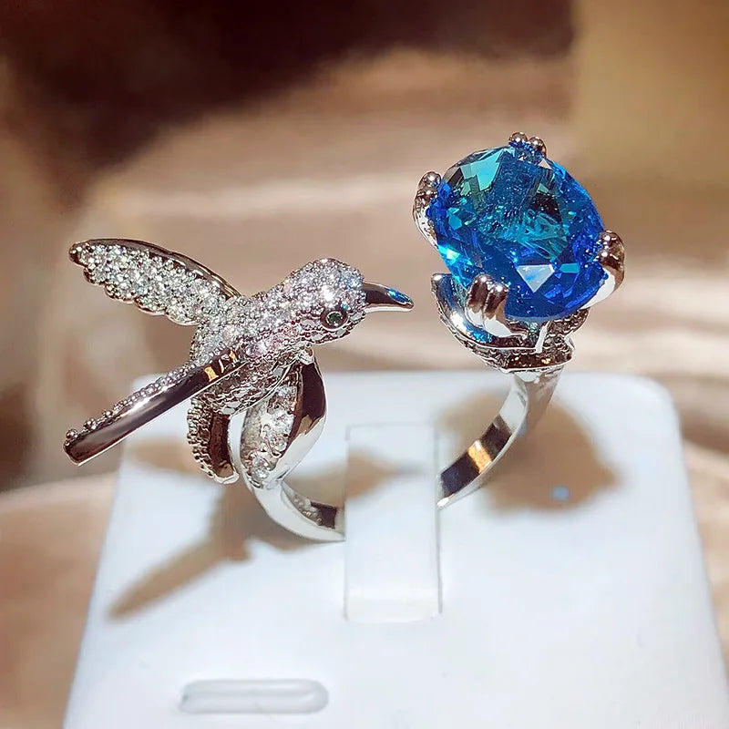 Bague ajustable colibri en pierre précieuse – zirconium plaqué or 14K