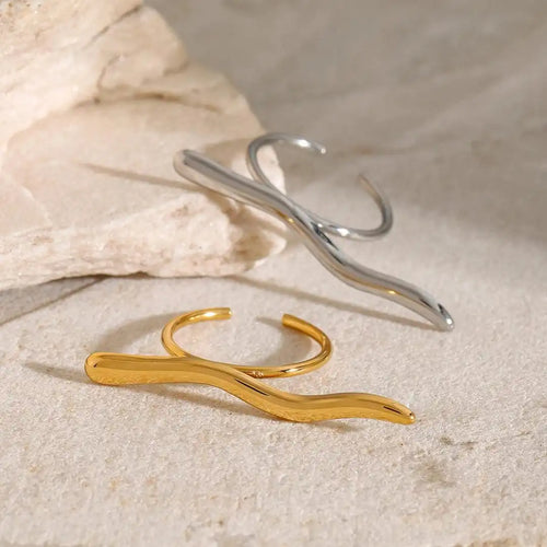 Bague en branche dorée minimaliste