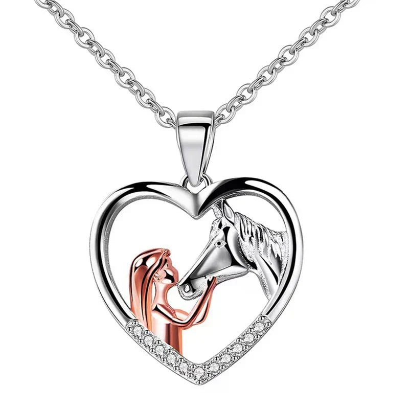 Collier fille et cheval en zirconium en forme de cœur magnifique