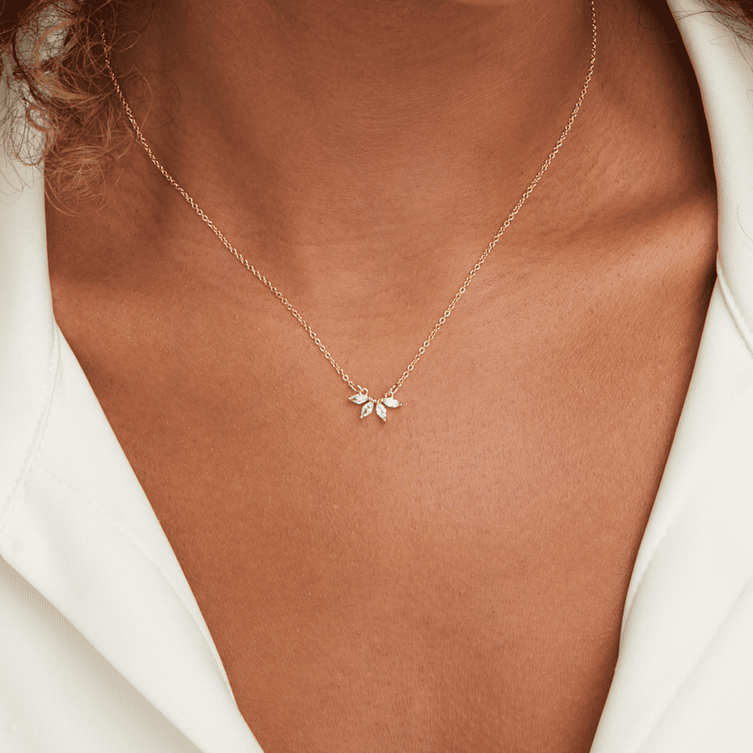 Collier en cristal à feuilles Kimalteleva Omelia