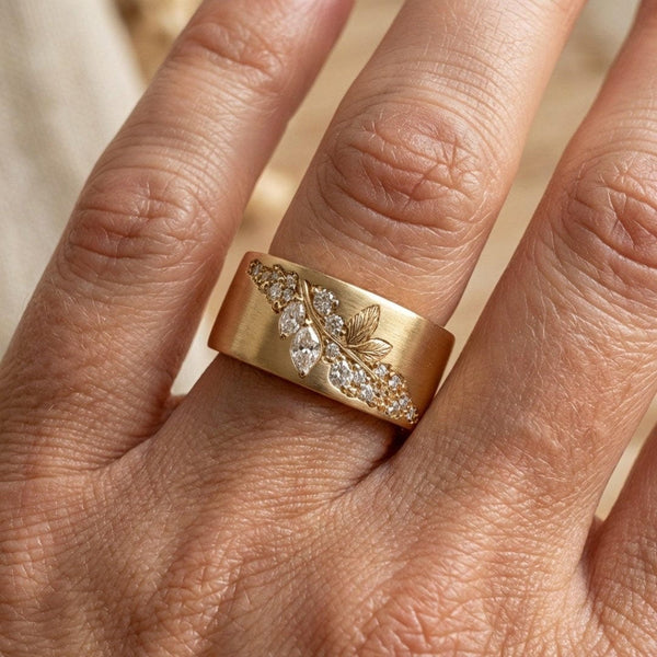 Superbe bague en forme de feuille en zirconium doré