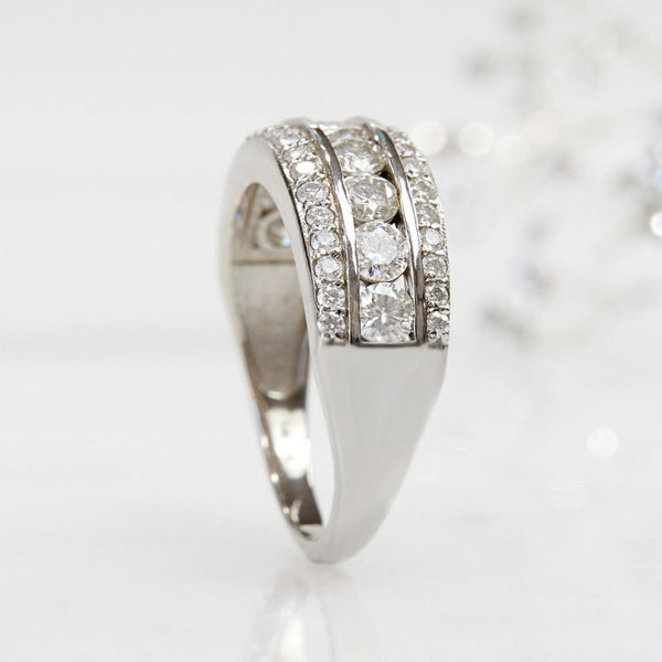 Bague en Pierre Argentée Élégante