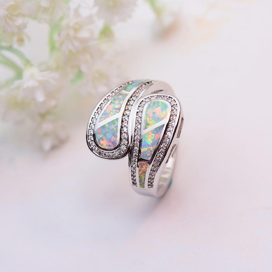 Bague en Zirconium avec Pierre Opale Encastrée