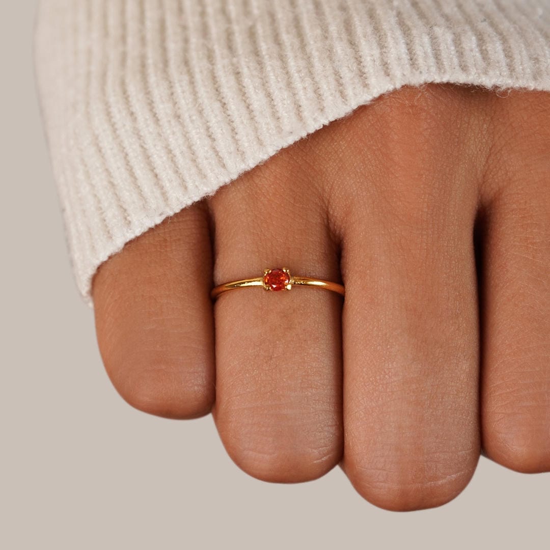 Bague en pierre de naissance unique