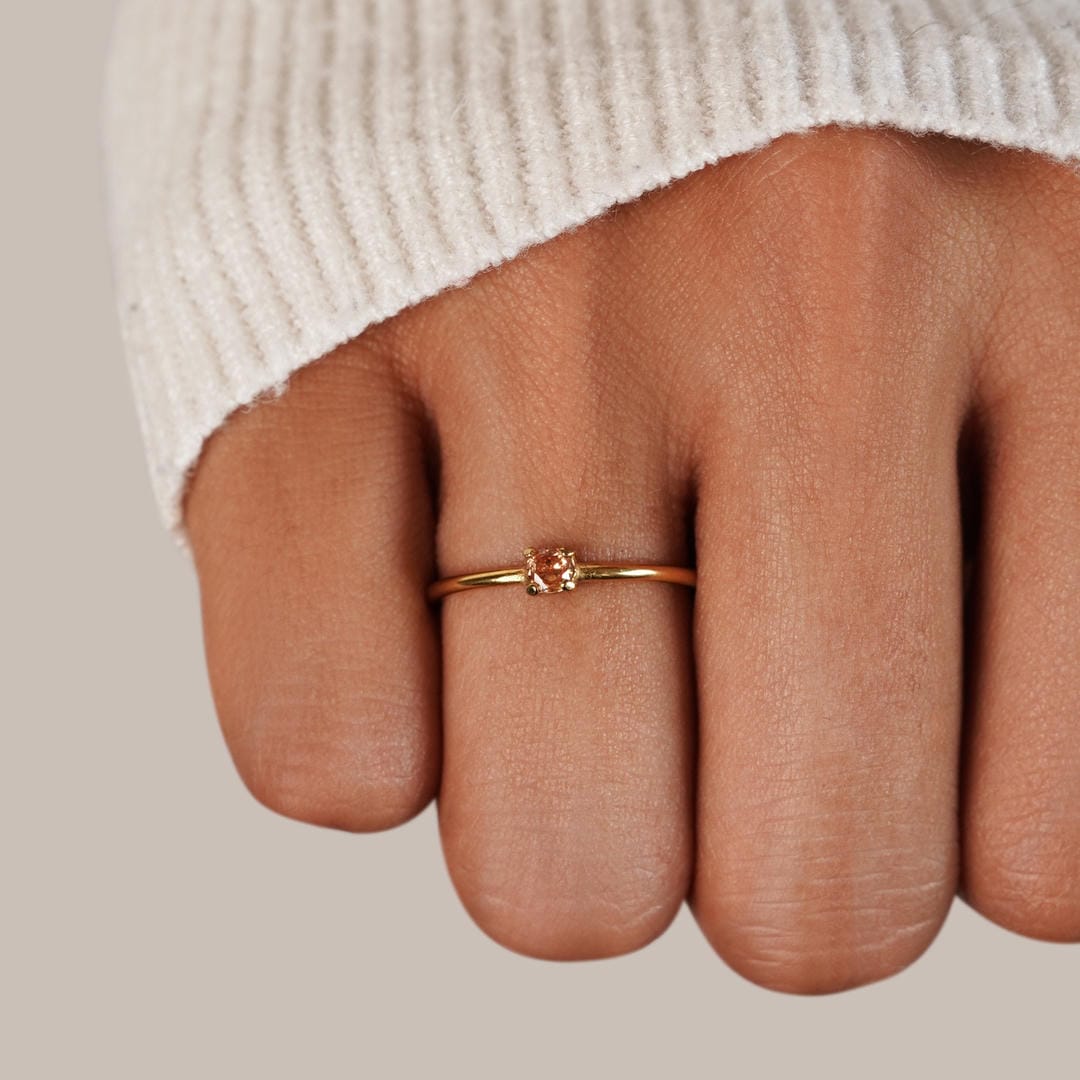 Bague en pierre de naissance unique
