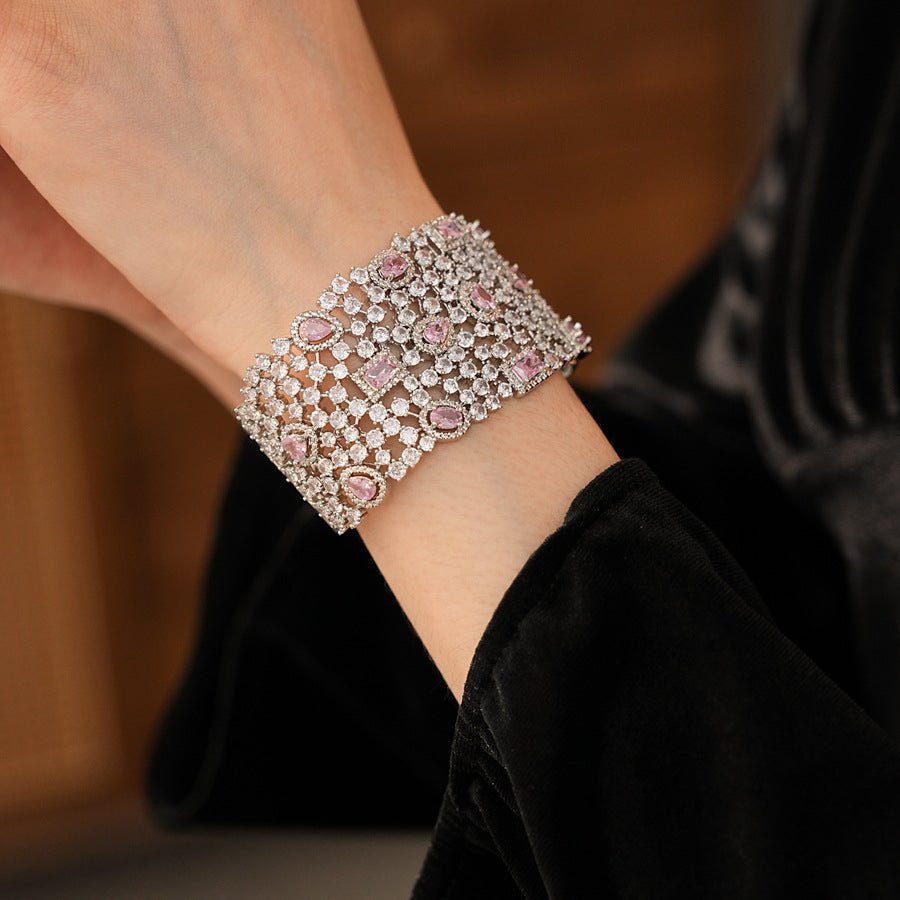 Bracelet manchette en treillis blush