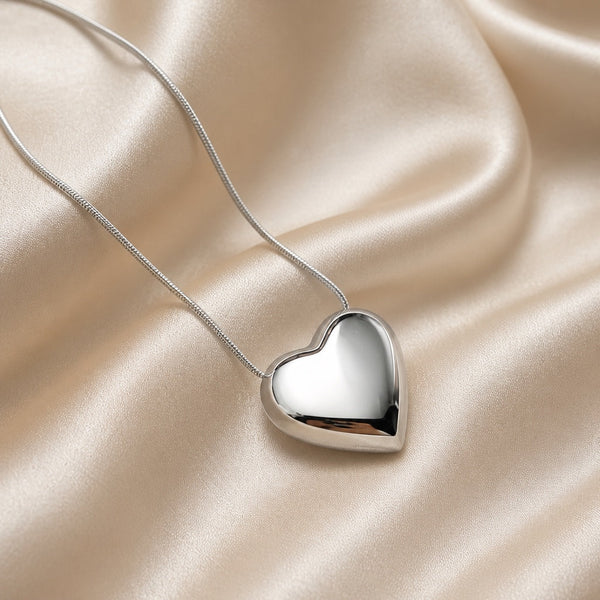 Collier en cœur Puffy en or blanc intemporel