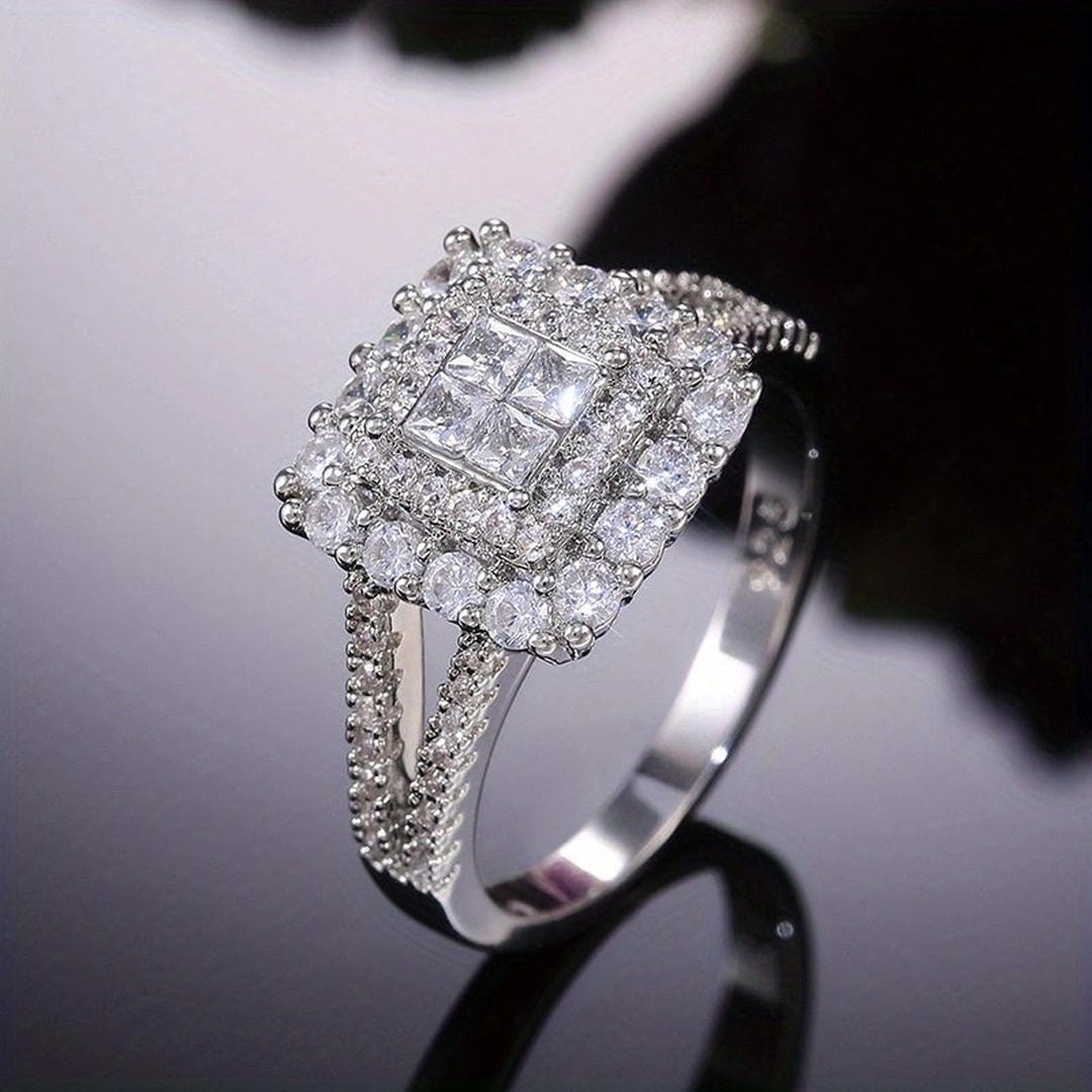 Bague de fiançailles en zirconium en forme de carré
