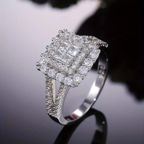 Bague de fiançailles en zirconium en forme carrée