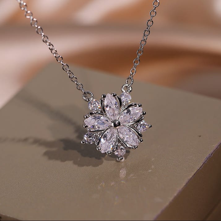 Collier pendentif Luminous Kukka