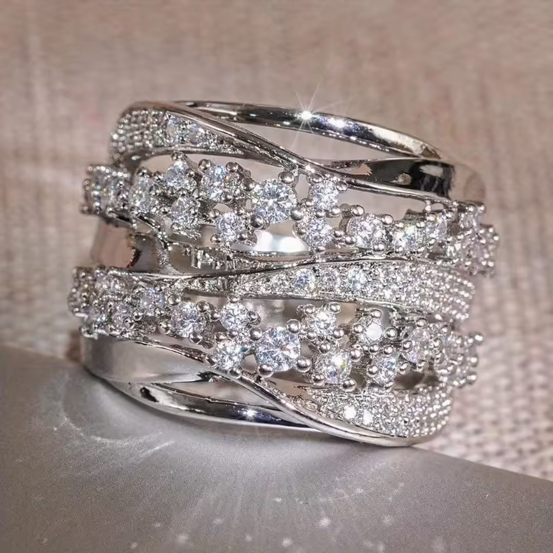 Bague en couches en cristal de luxe
