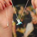 Collier colibri en émail argenté