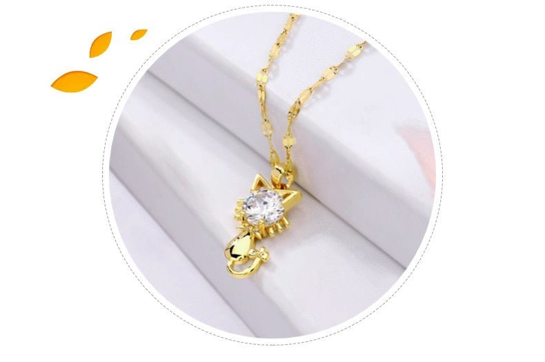 Collier en forme de chat plaqué or avec zircon