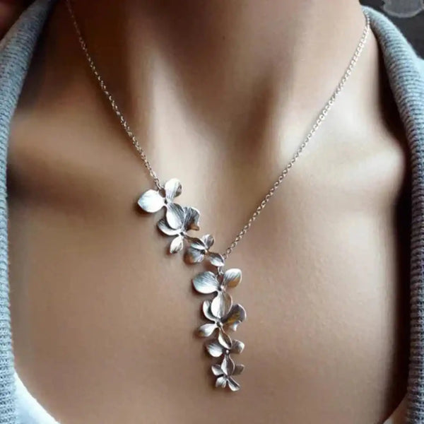 Collier Vintage Argenté à Fleurs