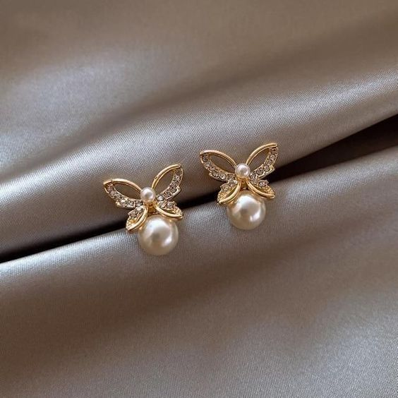 Boucles d'oreilles vintage en perles de papillon