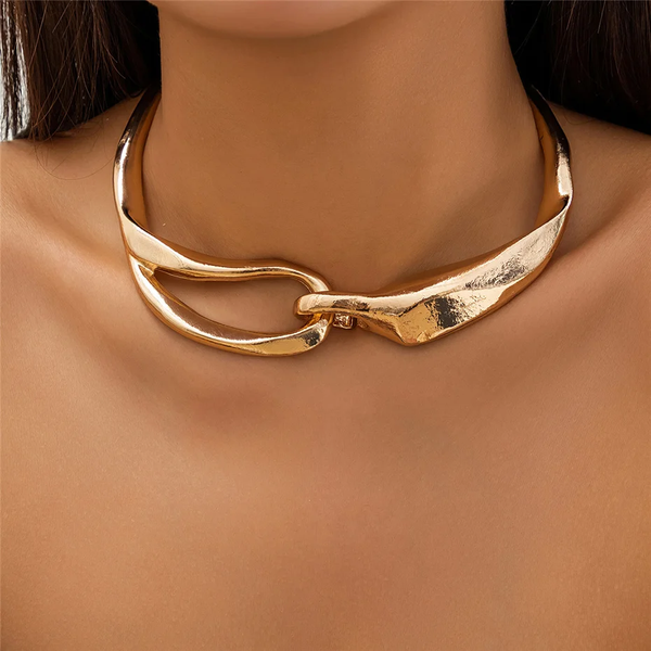 Collier en or à texture audacieuse
