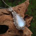 Collier en Pierre de Lune Antique en Forme de Goutte