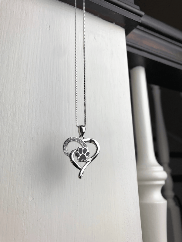 Collier en acier inoxydable infini avec cœur et patte